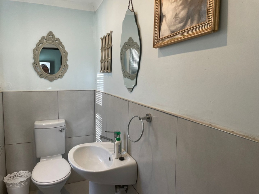 4 Bedroom Property for Sale in Bathurst Eastern Cape